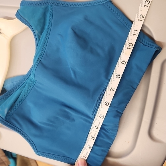 Athleta Gigi sports bra great condition no size tag. - Picture 5 of 5